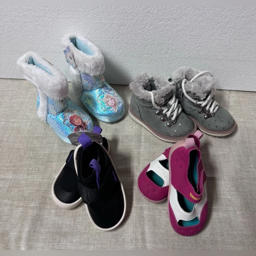 4 four pairs of girls' shoes Sizes 5”